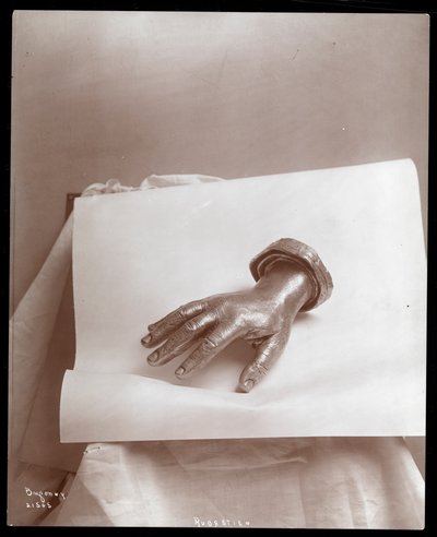 Fusione in bronzo della mano destra di Arthur Rubinstein da Byron Company